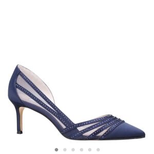 Nina Noreen pump